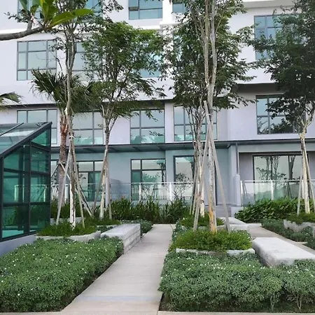 Cozy Seaview Studio At Imperium Residence Tanjung Lumpur Kuantan Exterior photo
